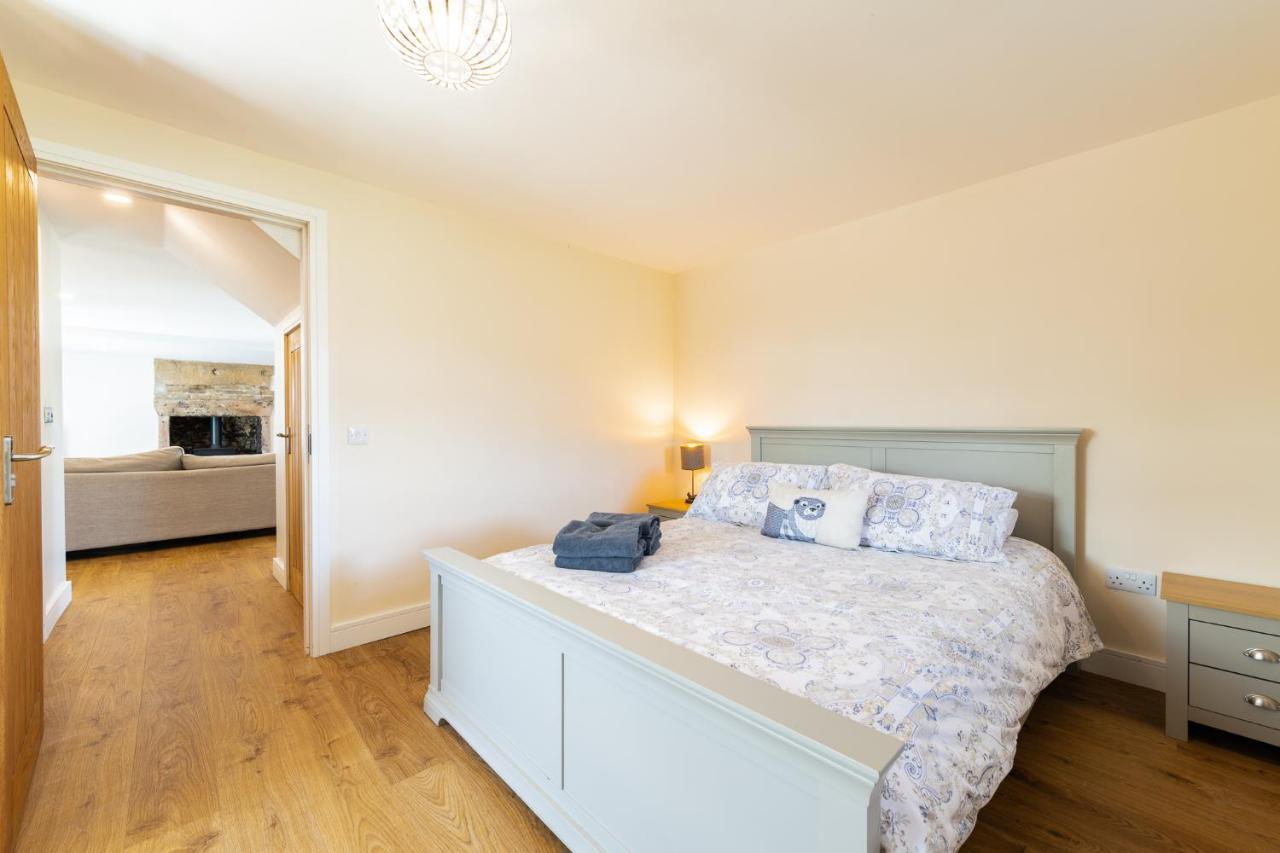Nether Newton - Sleeps 12, Hottub, Sauna, Private Garden Newmilns Exterior foto