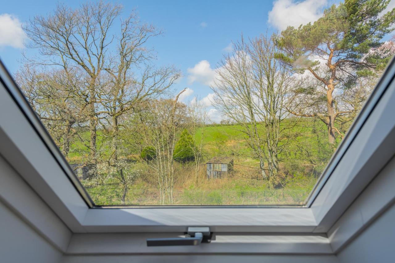 Nether Newton - Sleeps 12, Hottub, Sauna, Private Garden Newmilns Exterior foto