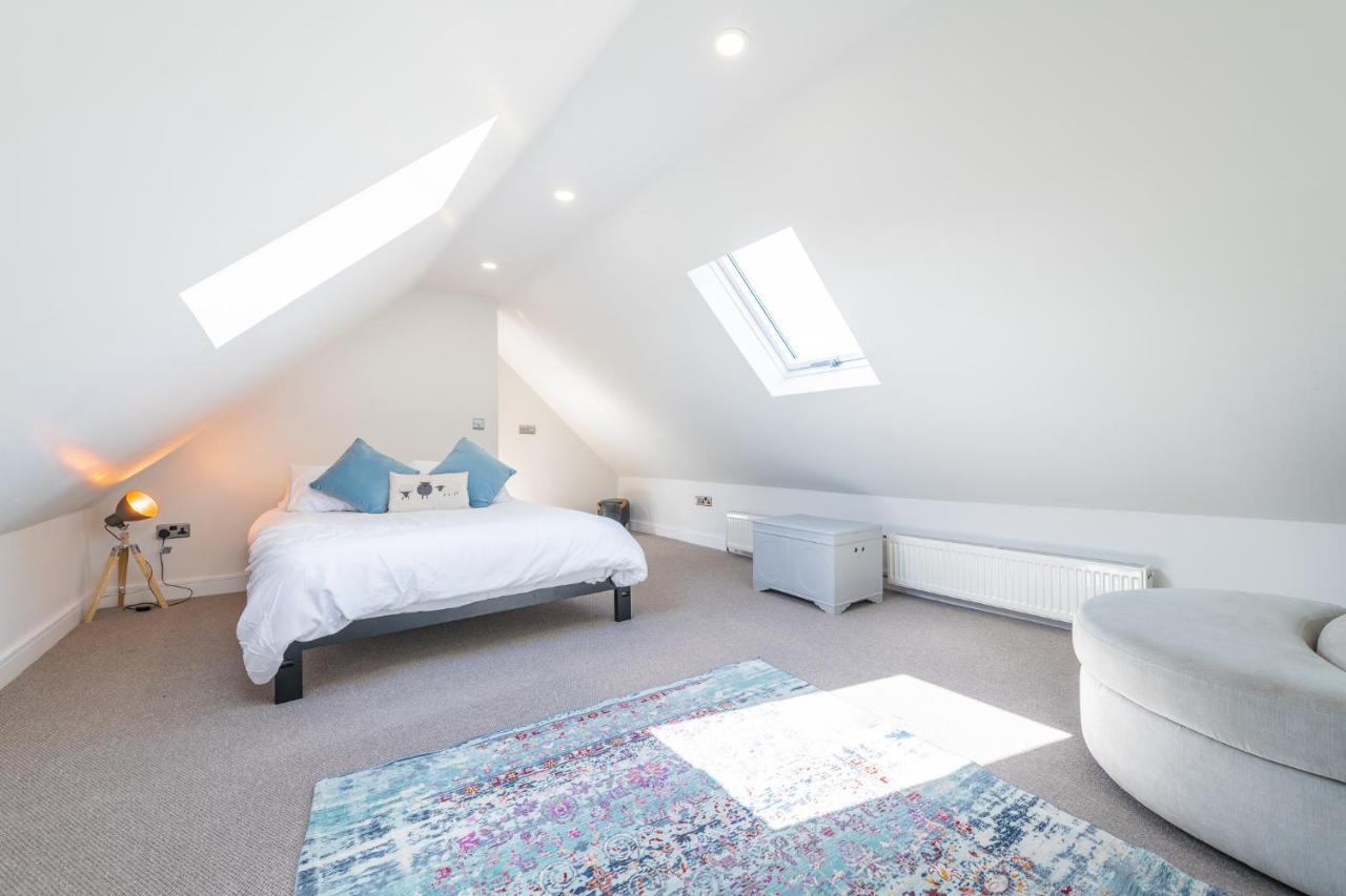 Nether Newton - Sleeps 12, Hottub, Sauna, Private Garden Newmilns Exterior foto